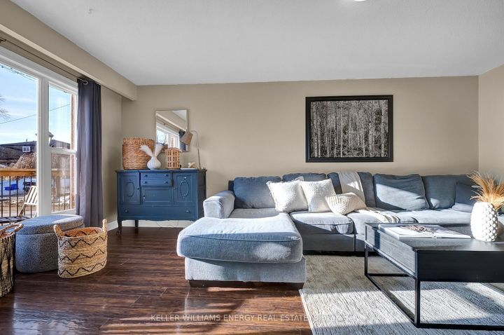 Photo 4 at 199 Barkley Crescent, Vanier, Oshawa