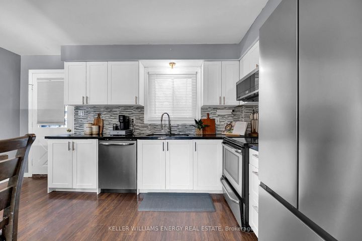 Photo 6 at 199 Barkley Crescent, Vanier, Oshawa