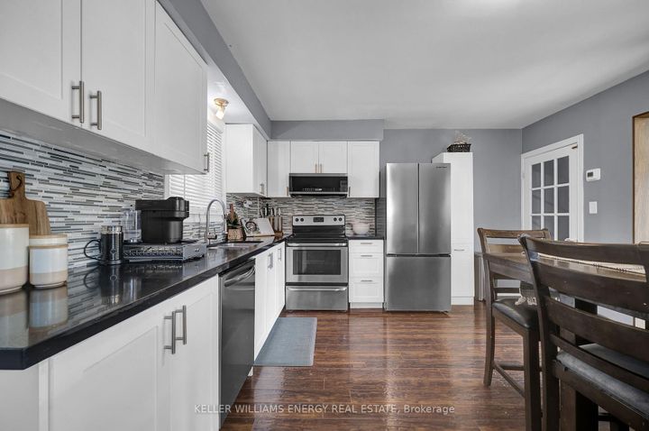 Photo 10 at 199 Barkley Crescent, Vanier, Oshawa