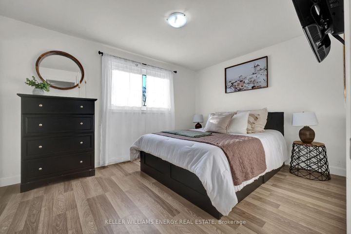 Photo 11 at 199 Barkley Crescent, Vanier, Oshawa