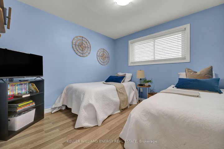 Photo 13 at 199 Barkley Crescent, Vanier, Oshawa