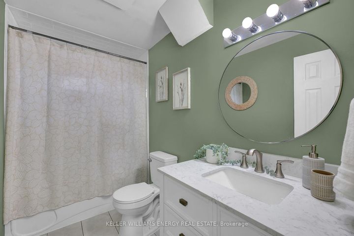 Photo 16 at 199 Barkley Crescent, Vanier, Oshawa