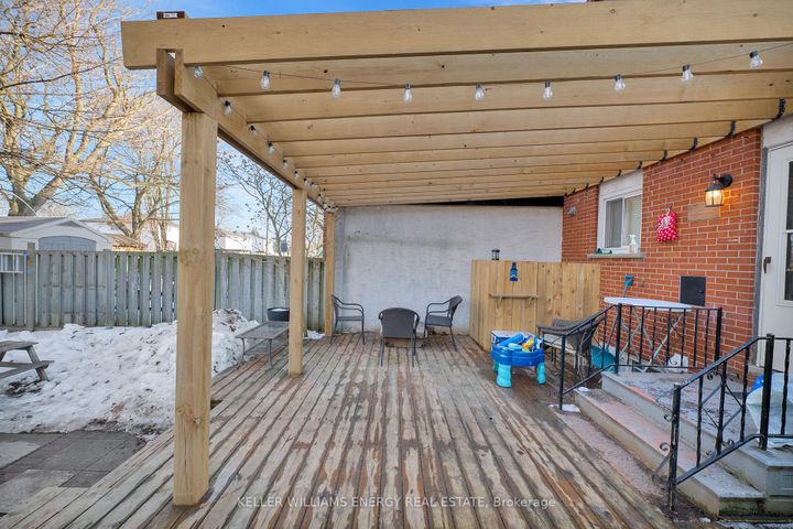 Photo 17 at 199 Barkley Crescent, Vanier, Oshawa