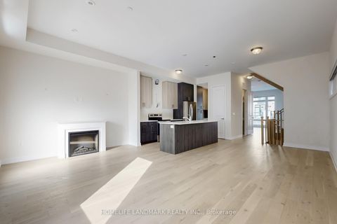 Photo 7 at 20 Credit Lane, Jefferson, Richmond Hill