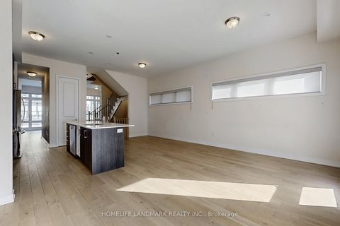 Photo 8 at 20 Credit Lane, Jefferson, Richmond Hill