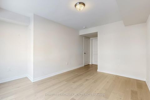 Photo 34 at 20 Credit Lane, Jefferson, Richmond Hill