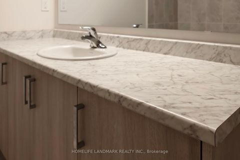 Photo 38 at 20 Credit Lane, Jefferson, Richmond Hill