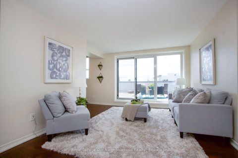 Photo 2 at 702 - 80 Athol Street E, Central, Oshawa