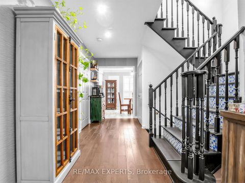 Photo 7 at 35 Arundel Drive W, Vellore Village, Vaughan