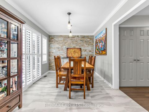 Photo 11 at 35 Arundel Drive W, Vellore Village, Vaughan