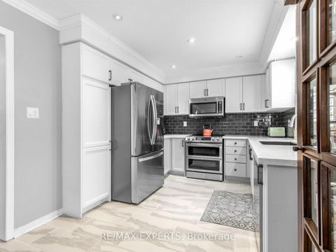 Photo 14 at 35 Arundel Drive W, Vellore Village, Vaughan