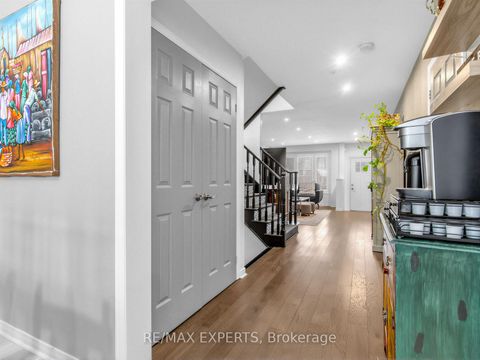 Photo 16 at 35 Arundel Drive W, Vellore Village, Vaughan