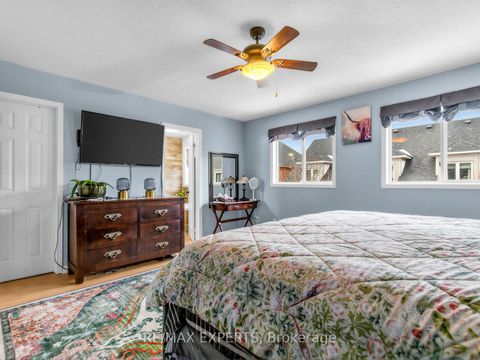 Photo 19 at 35 Arundel Drive W, Vellore Village, Vaughan