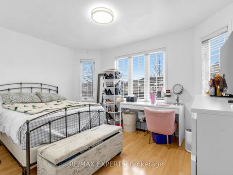 Photo 23 at 35 Arundel Drive W, Vellore Village, Vaughan