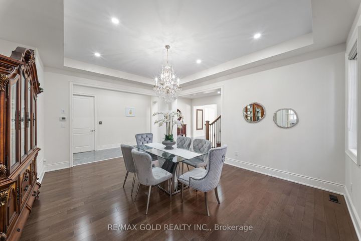 Photo 9 at 8 Markey Court, Toronto Gore Rural Estate, Brampton