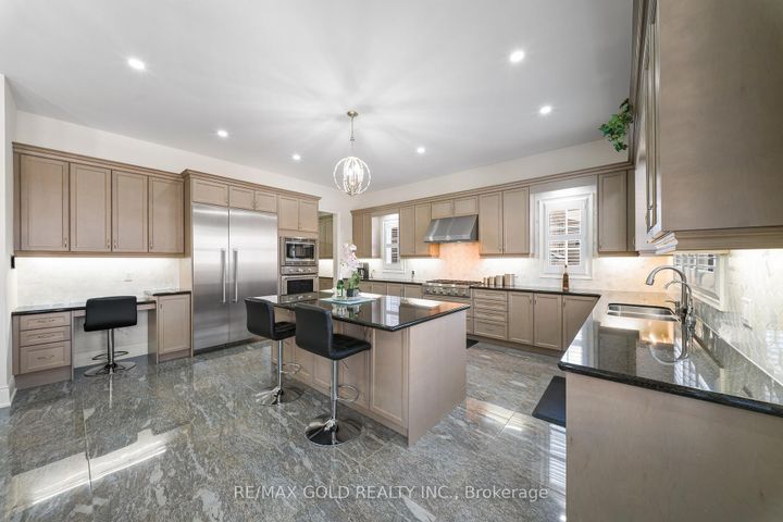 Photo 16 at 8 Markey Court, Toronto Gore Rural Estate, Brampton