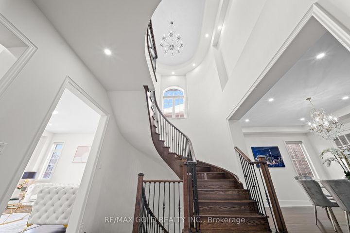 Photo 20 at 8 Markey Court, Toronto Gore Rural Estate, Brampton