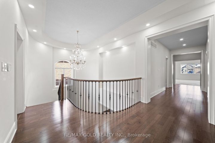 Photo 21 at 8 Markey Court, Toronto Gore Rural Estate, Brampton