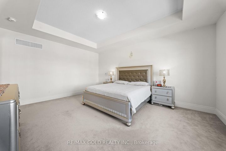 Photo 23 at 8 Markey Court, Toronto Gore Rural Estate, Brampton