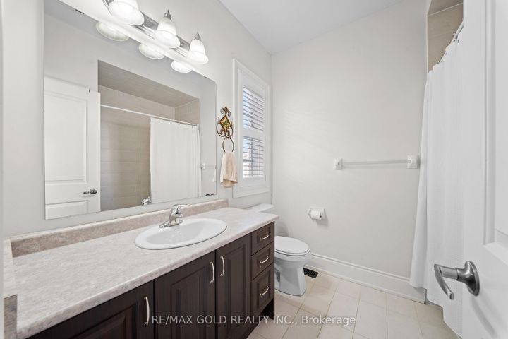 Photo 27 at 8 Markey Court, Toronto Gore Rural Estate, Brampton