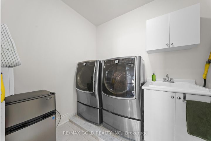 Photo 30 at 8 Markey Court, Toronto Gore Rural Estate, Brampton