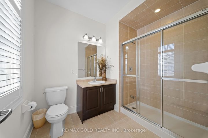 Photo 32 at 8 Markey Court, Toronto Gore Rural Estate, Brampton