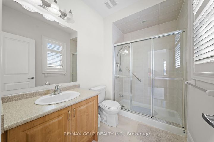 Photo 34 at 8 Markey Court, Toronto Gore Rural Estate, Brampton