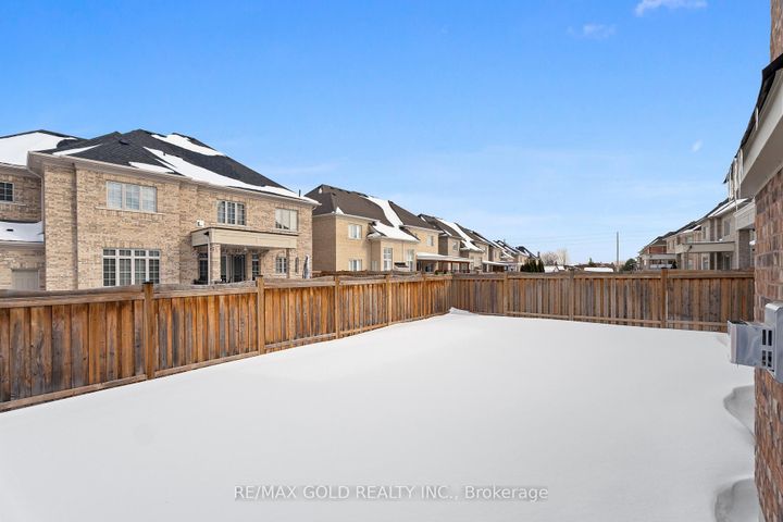 Photo 37 at 8 Markey Court, Toronto Gore Rural Estate, Brampton