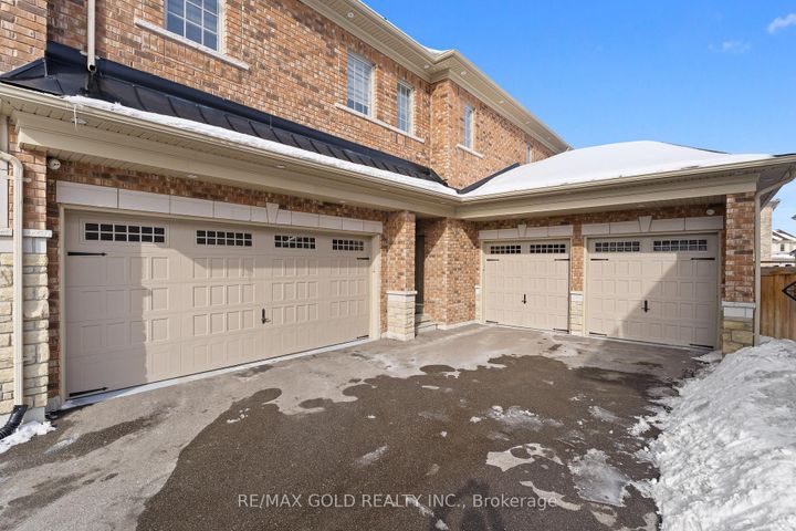 Photo 38 at 8 Markey Court, Toronto Gore Rural Estate, Brampton