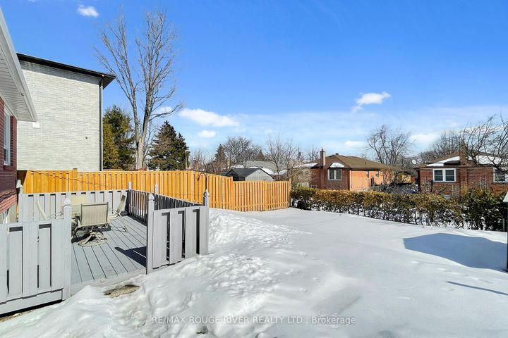 Photo 16 at 116 Lord Roberts Drive, Eglinton East, Toronto