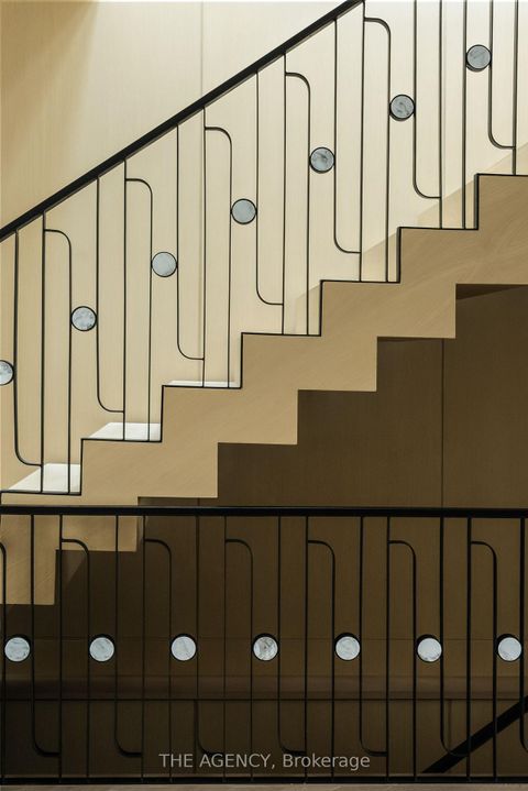 Photo 8 at 126 Sherwood Avenue, Mount Pleasant East, Toronto