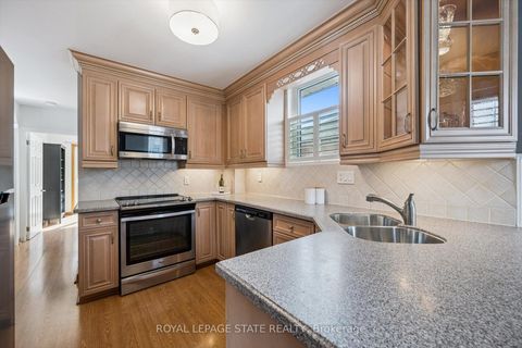 Photo 8 at 70 Westleigh Crescent, Alderwood, Toronto