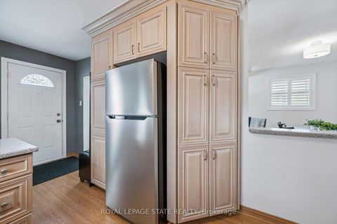 Photo 9 at 70 Westleigh Crescent, Alderwood, Toronto