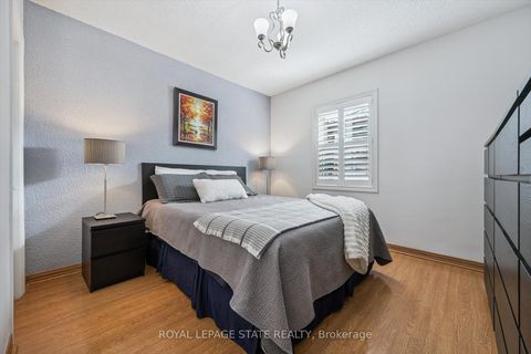 Photo 11 at 70 Westleigh Crescent, Alderwood, Toronto