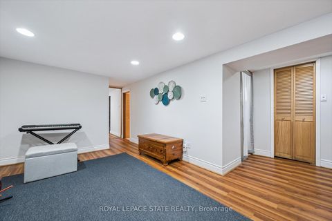 Photo 16 at 70 Westleigh Crescent, Alderwood, Toronto