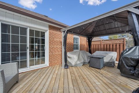 Photo 22 at 70 Westleigh Crescent, Alderwood, Toronto