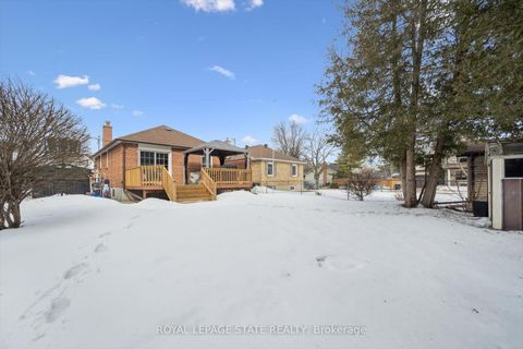 Photo 24 at 70 Westleigh Crescent, Alderwood, Toronto