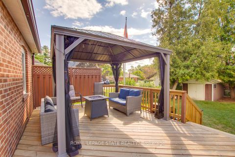 Photo 34 at 70 Westleigh Crescent, Alderwood, Toronto