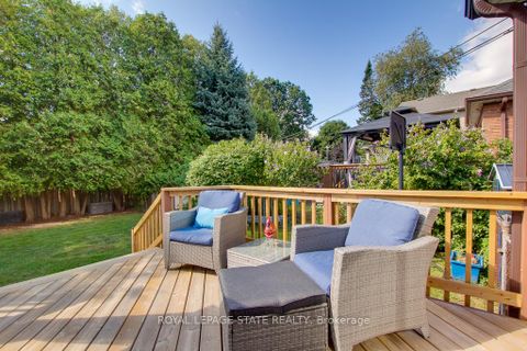 Photo 35 at 70 Westleigh Crescent, Alderwood, Toronto