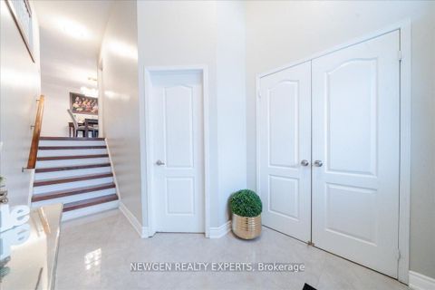 Photo 4 at 35 Rivendell Trail, Rouge E11, Toronto