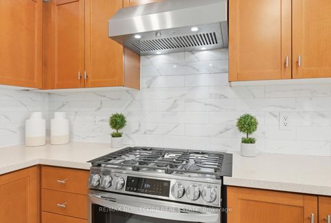 Photo 24 at 27 Treasure Road, Vellore Village, Vaughan