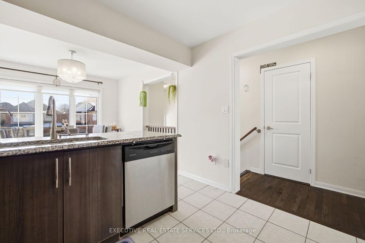 Photo 20 at 101 Mccleave Crescent, Fletcher's West, Brampton