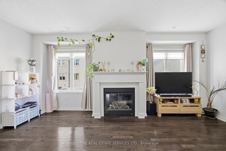 Photo 25 at 101 Mccleave Crescent, Fletcher's West, Brampton