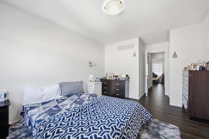 Photo 29 at 101 Mccleave Crescent, Fletcher's West, Brampton