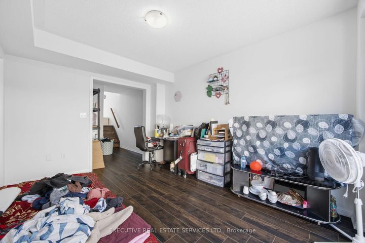 Photo 49 at 101 Mccleave Crescent, Fletcher's West, Brampton