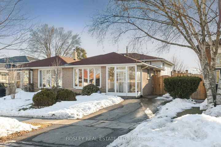Photo 1 at 801 Eaglemount Crescent, Erindale, Mississauga