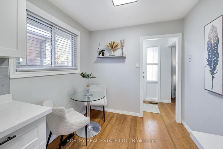 Photo 4 at 801 Eaglemount Crescent, Erindale, Mississauga