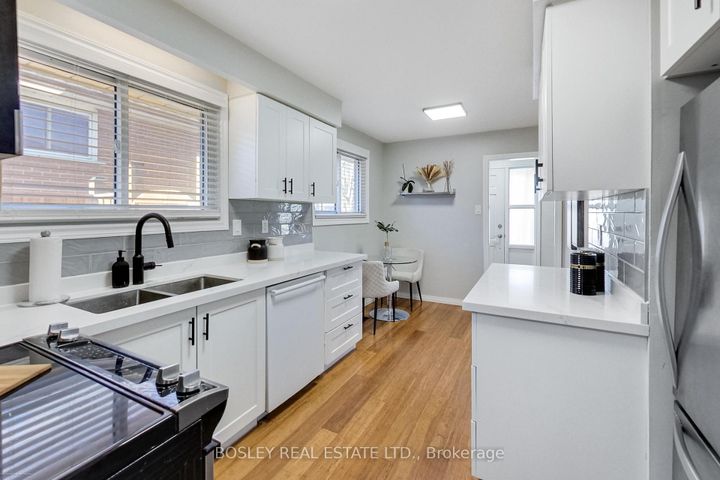 Photo 5 at 801 Eaglemount Crescent, Erindale, Mississauga