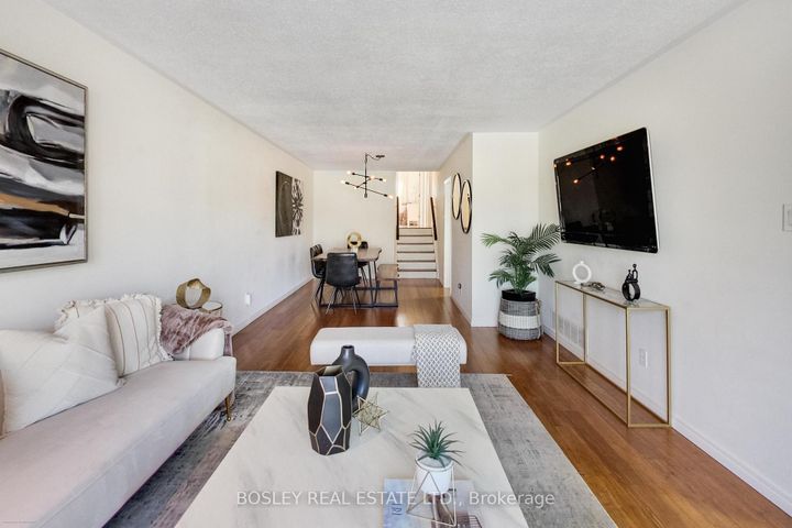 Photo 7 at 801 Eaglemount Crescent, Erindale, Mississauga