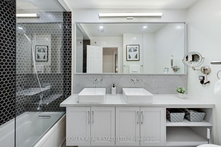 Photo 13 at 801 Eaglemount Crescent, Erindale, Mississauga